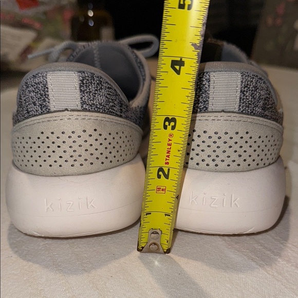 Kizik Women’s Gray Knit Sneakers EUC 7 - Picture 7 of 7